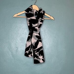 DC Comics Batman Winter Scarf 100% Acrylic OSFM 8.5" wide x 52" long Excellent